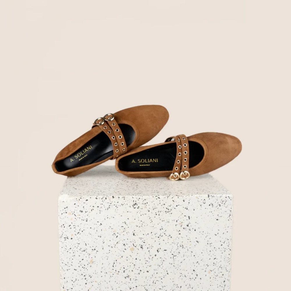 A. Soliani Como 2 Buckle Amaretto Suede 36.5 LIKE NEW W BOX